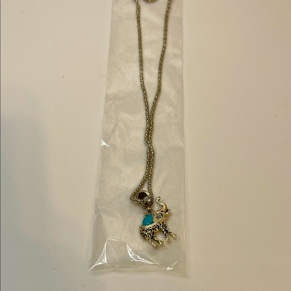 NWT Elephant‎ Charm Fashion Jewelry Necklace Turquoise Silver Tone